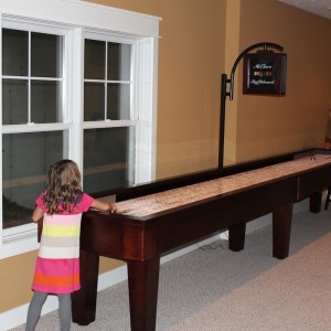 Shuffleboard Family Fun 