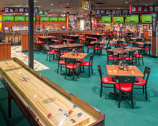 5-reasons-shuffleboard-is-the-best-bar-game